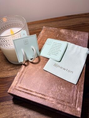 E-Newton Pearl-Effect Hoop Earrings in Pearly White